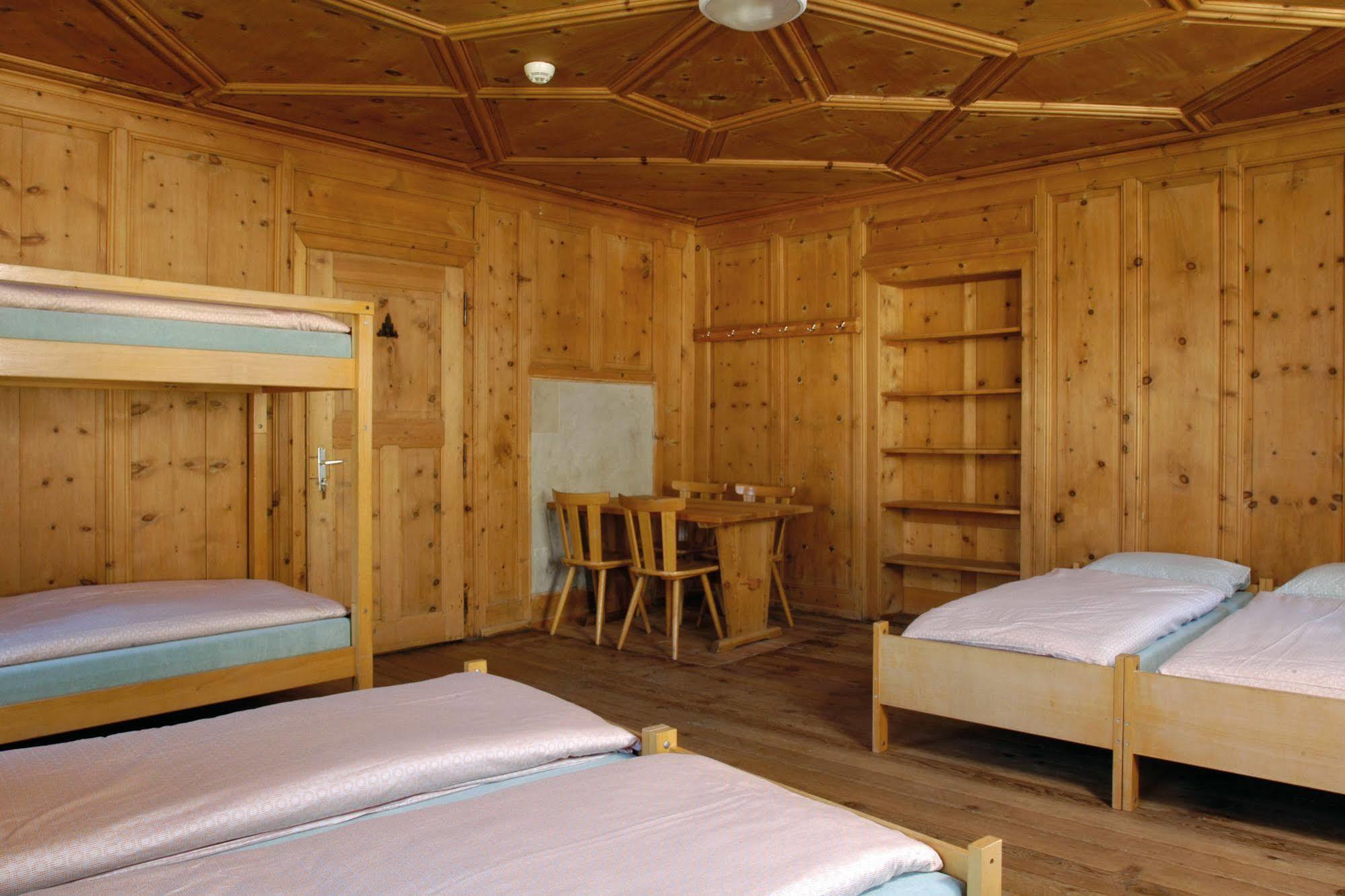 Sta-Maria Youth Hostel Santa Maria Val Muestair Extérieur photo