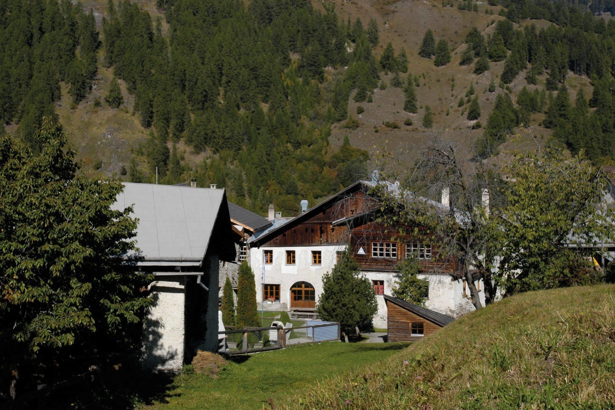 Sta-Maria Youth Hostel Santa Maria Val Muestair Extérieur photo