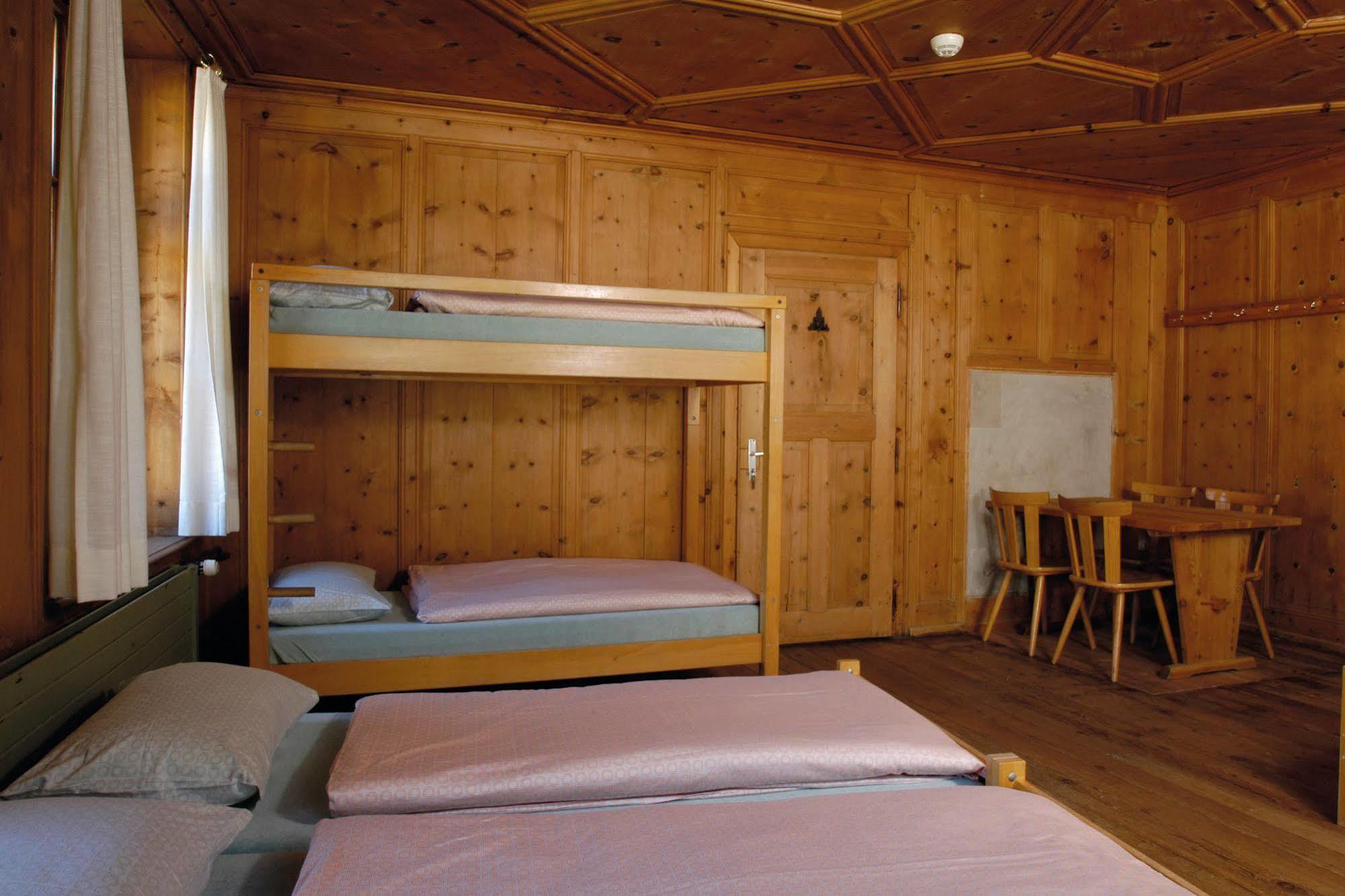 Sta-Maria Youth Hostel Santa Maria Val Muestair Extérieur photo